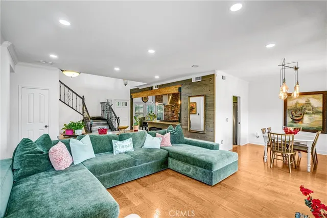 $1,050,000 | 28314 Easton Lane, Santa Clarita, CA 91350