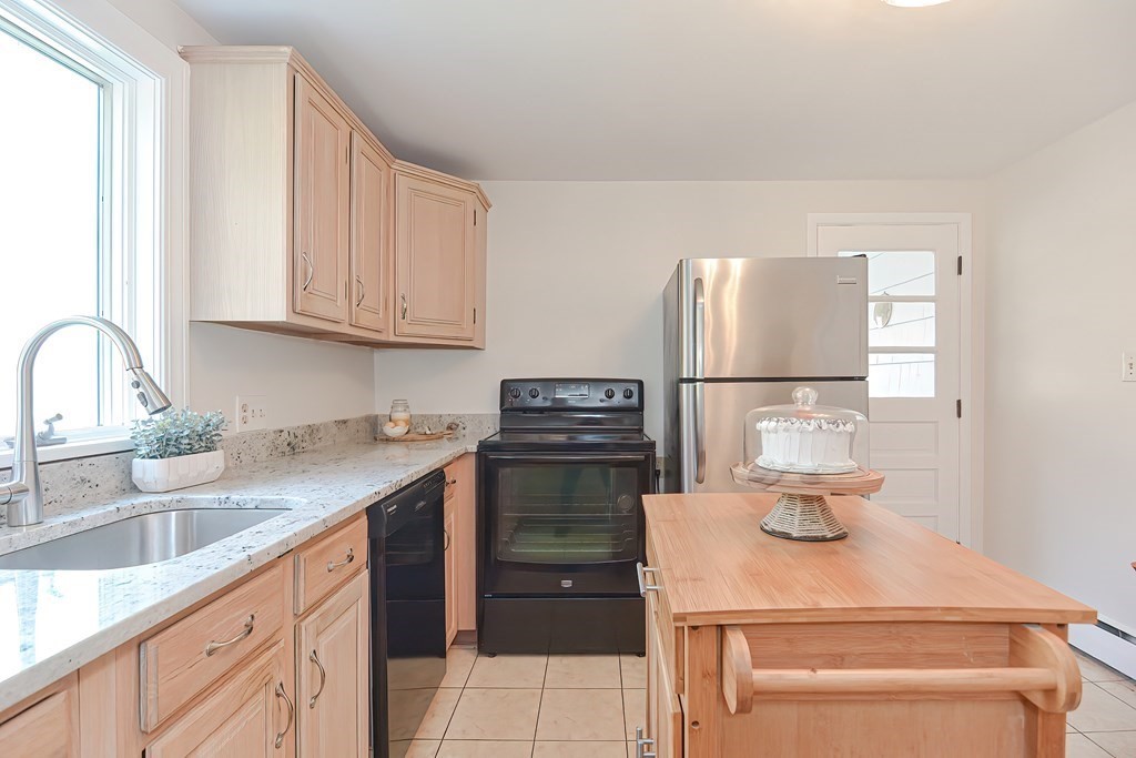378 Cedar Brook Road Lynn, MA 01904 - Photo 7 of 33 Gallery Image 7