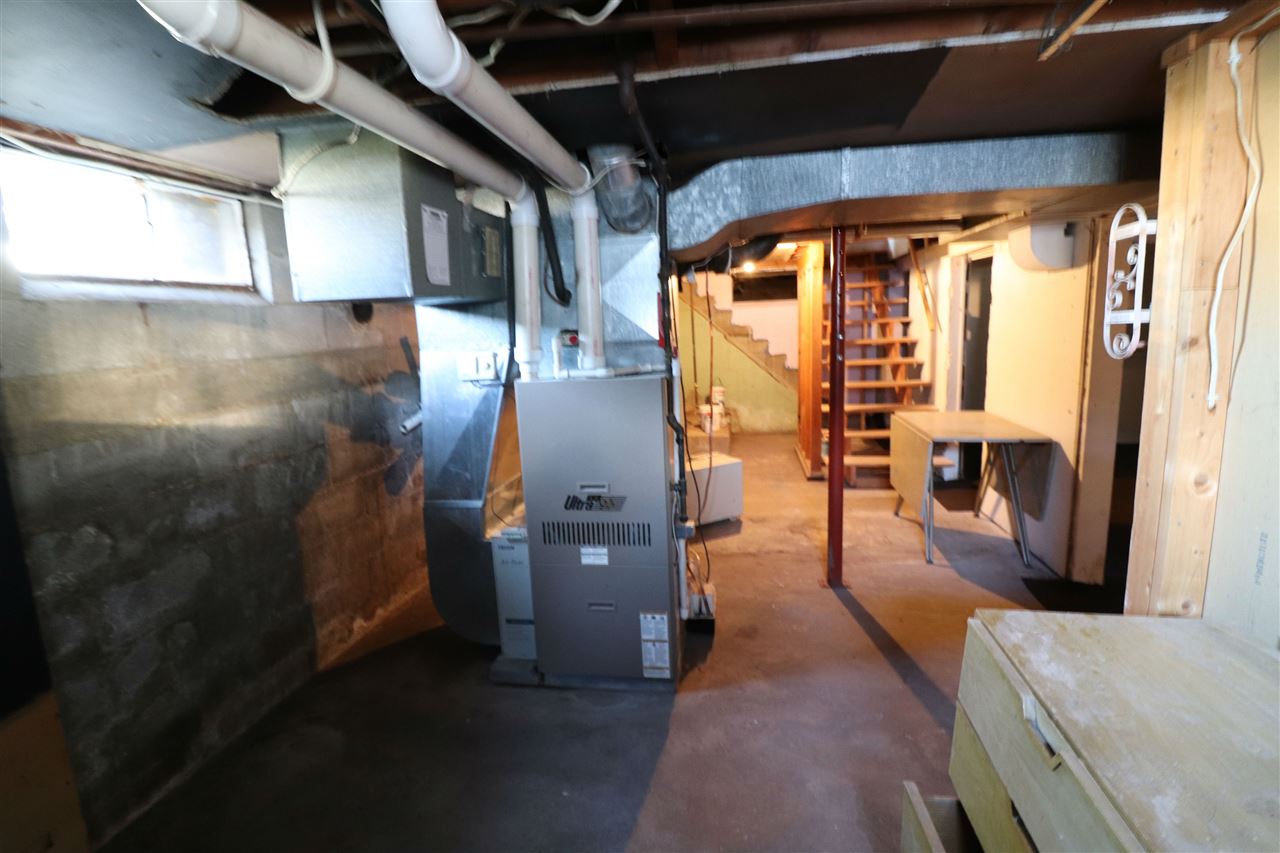 307 Jefferson Street Ridott, IL 61067 - Photo 10 of 16 a view of hallway