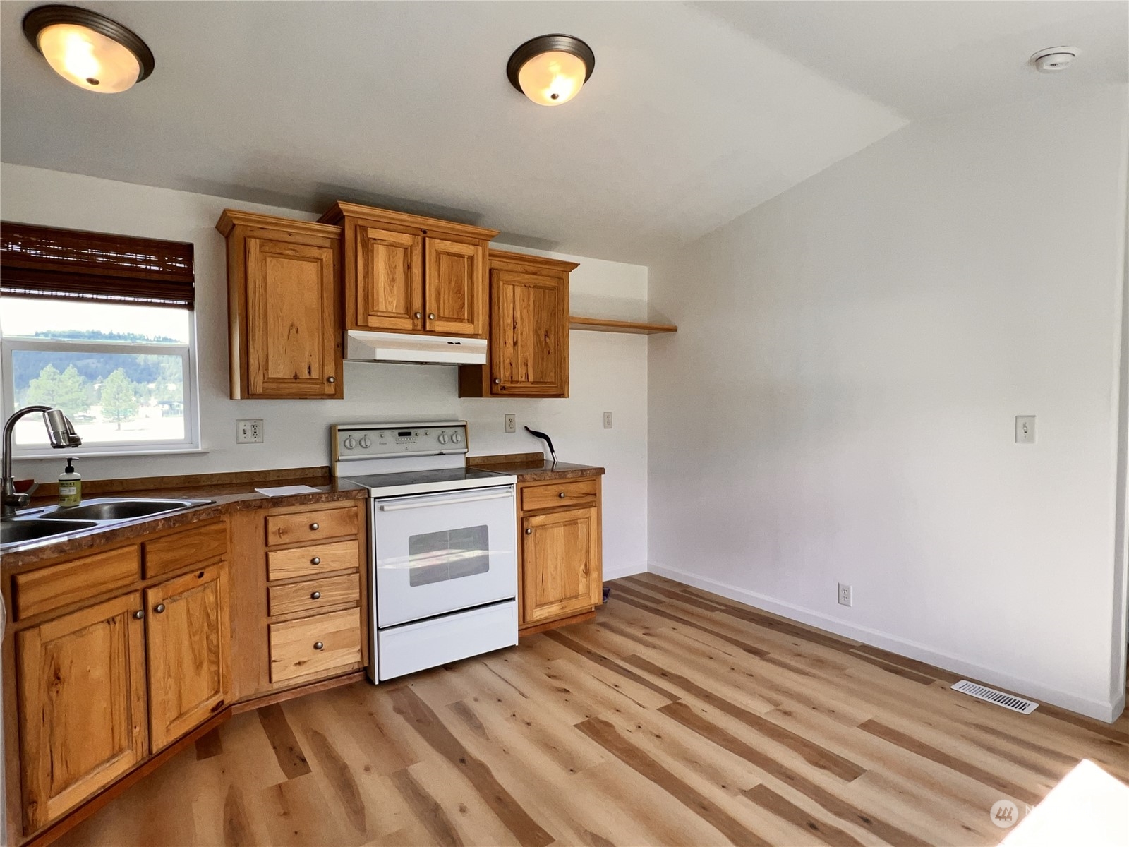 22 Heron Loop Road Republic, WA 99166 - Photo 4 of 16 Gallery Image 4