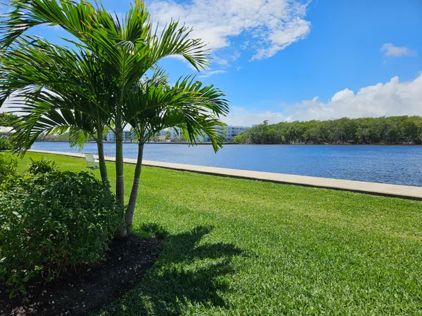 $2,700 | 5530 North Ocean Boulevard, Unit 106, Ocean Ridge, FL 33435