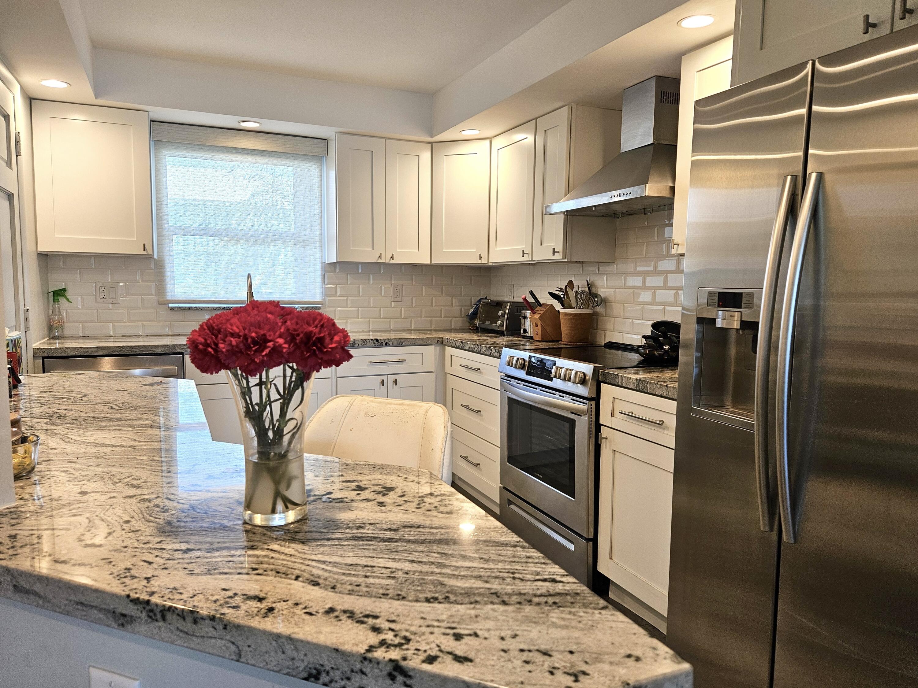 5530 North Ocean Boulevard, Unit 106 Ocean Ridge, FL 33435 - Photo 4 of 33 Kitchen