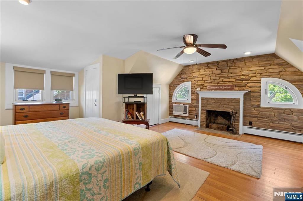 694 Sunset Road Teaneck, NJ 07666 - Photo 16 of 30