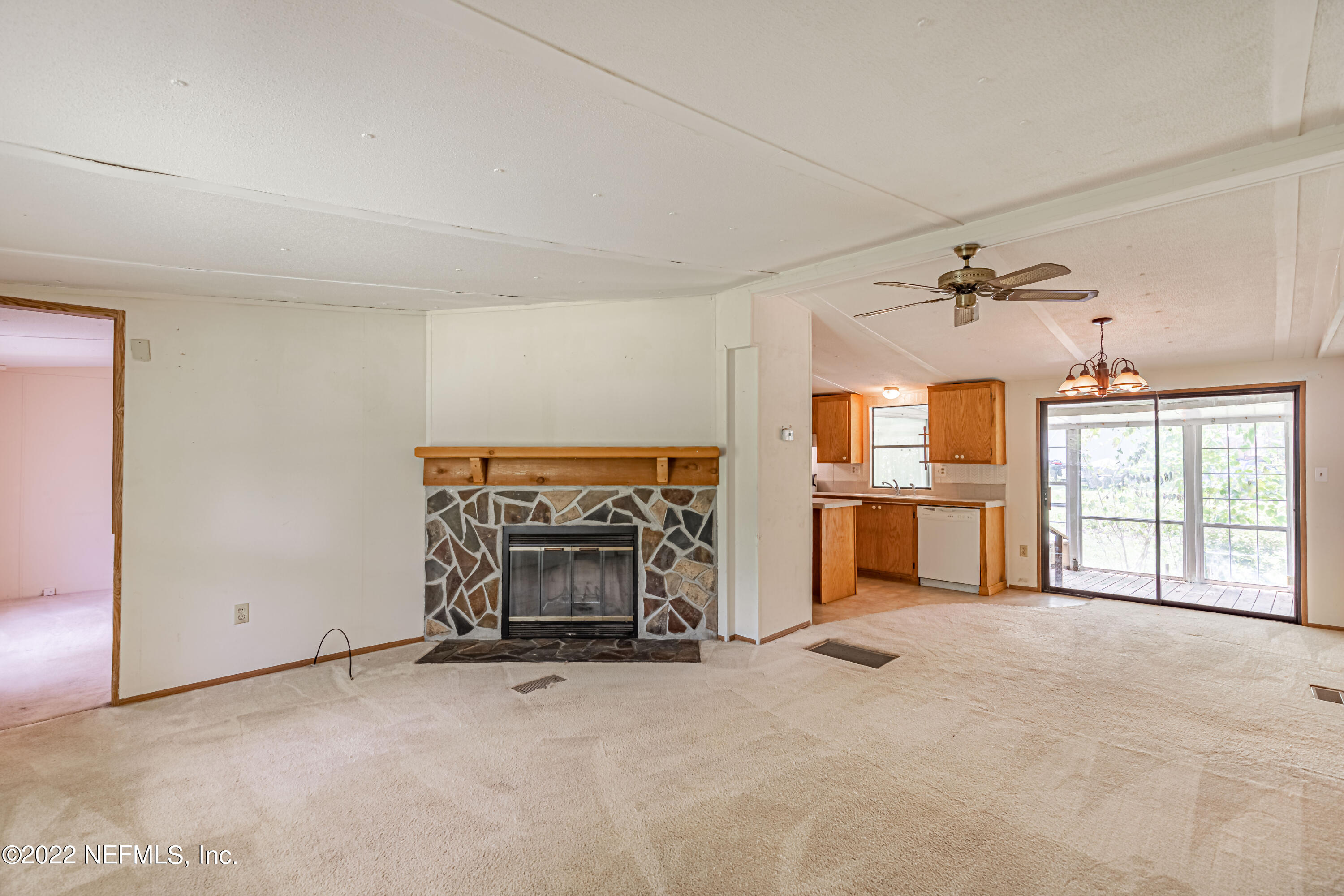 3789 Randall Road Green Cove Springs, FL 32043 - Photo 25 of 46 26 Second Family Room