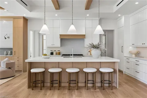 $9,299,000 | 1985 Crayton Road, Naples, FL 34102