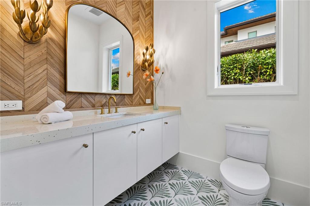 1985 Crayton Road Naples, FL 34102 - Photo 16 of 38