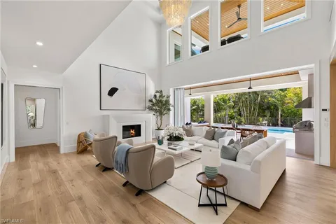 $9,299,000 | 1985 Crayton Road, Naples, FL 34102