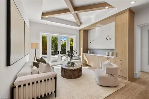 $8,799,000 | 1985 Crayton Road, Naples, FL 34102