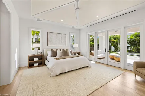 $9,299,000 | 1985 Crayton Road, Naples, FL 34102