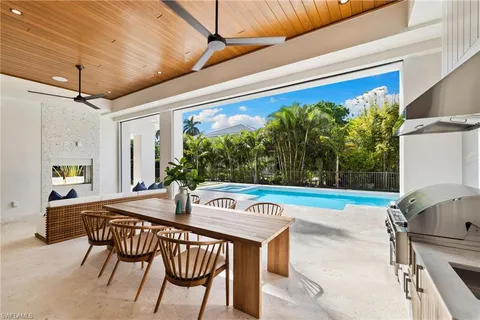 $9,299,000 | 1985 Crayton Road, Naples, FL 34102