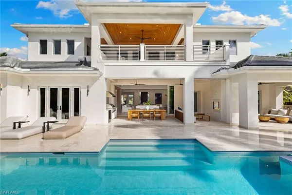 $8,799,000 | 1985 Crayton Road, Naples, FL 34102