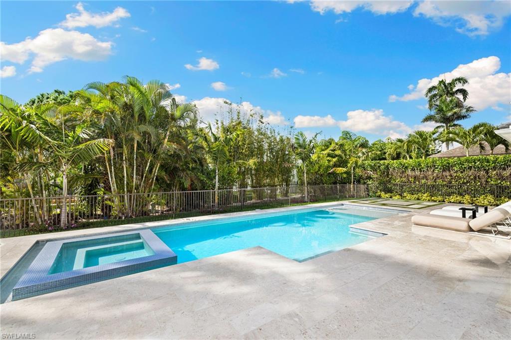 1985 Crayton Road Naples, FL 34102 - Photo 32 of 38