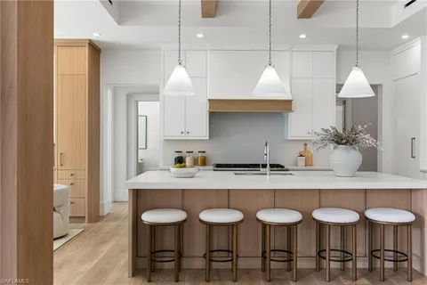 $9,299,000 | 1985 Crayton Road, Naples, FL 34102