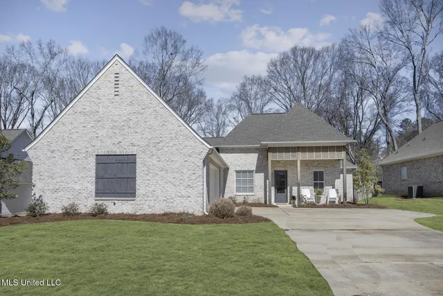 $470,000 | 135 Paylors Way, Madison, MS 39110