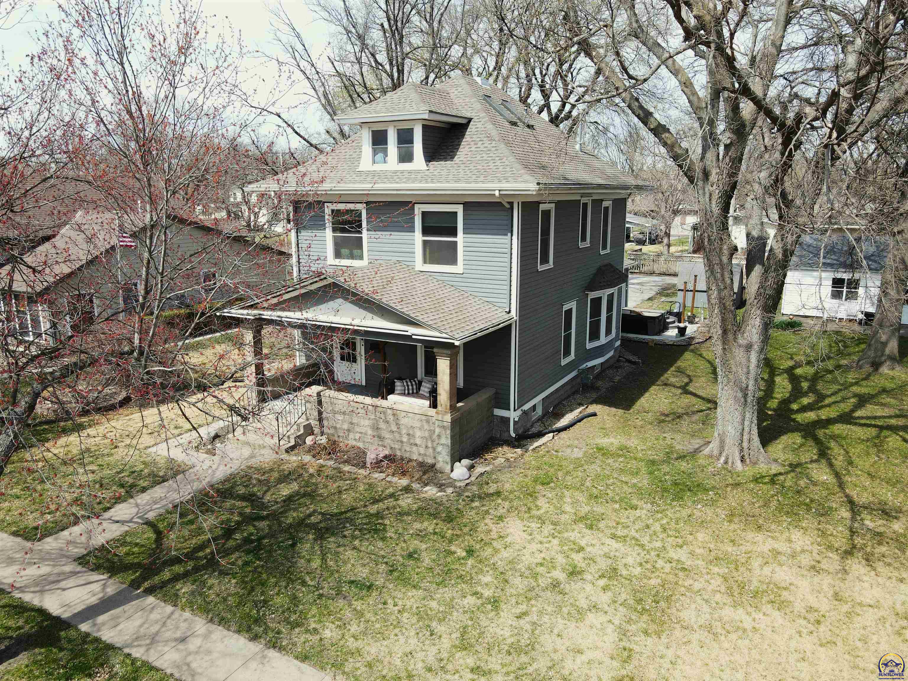 809 Castle Street Seneca, KS 66538 - Photo 2 of 32