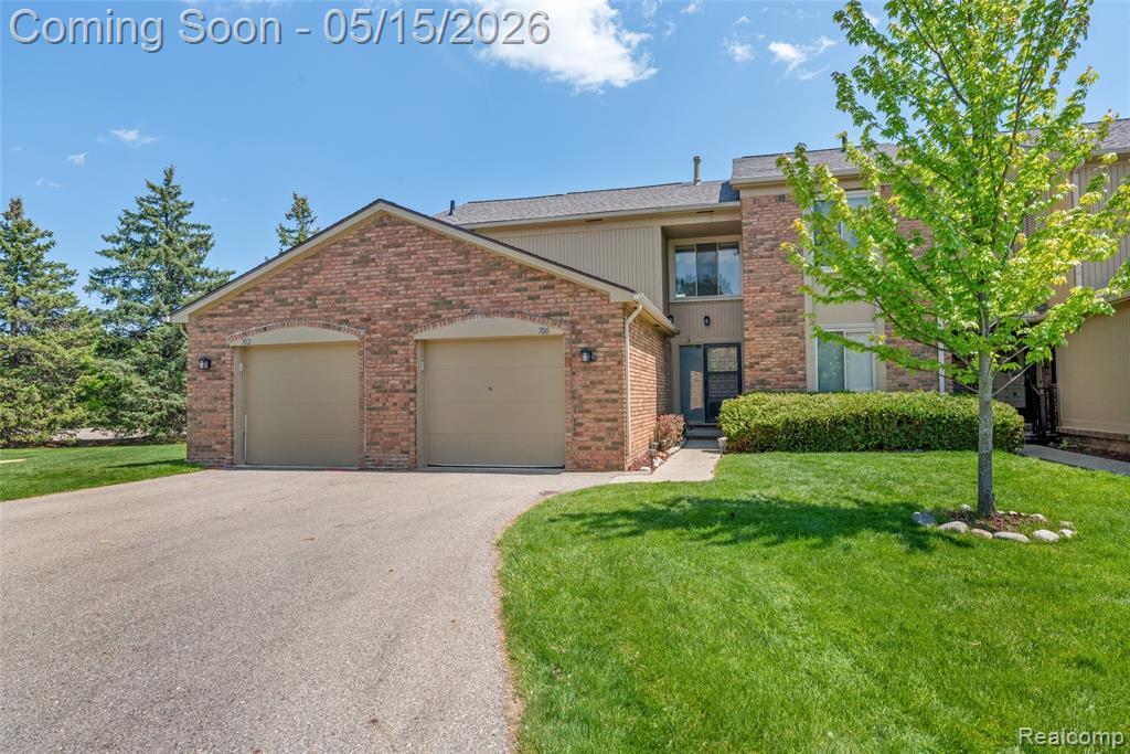 700 Tennyson Rochester Hills, MI 48307 - Photo 1 of 32