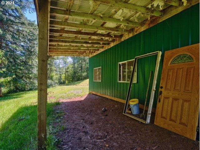 6121 Northeast Lessard Road Camas, WA 98607 - Photo 20 of 26 a view of an empty room and window