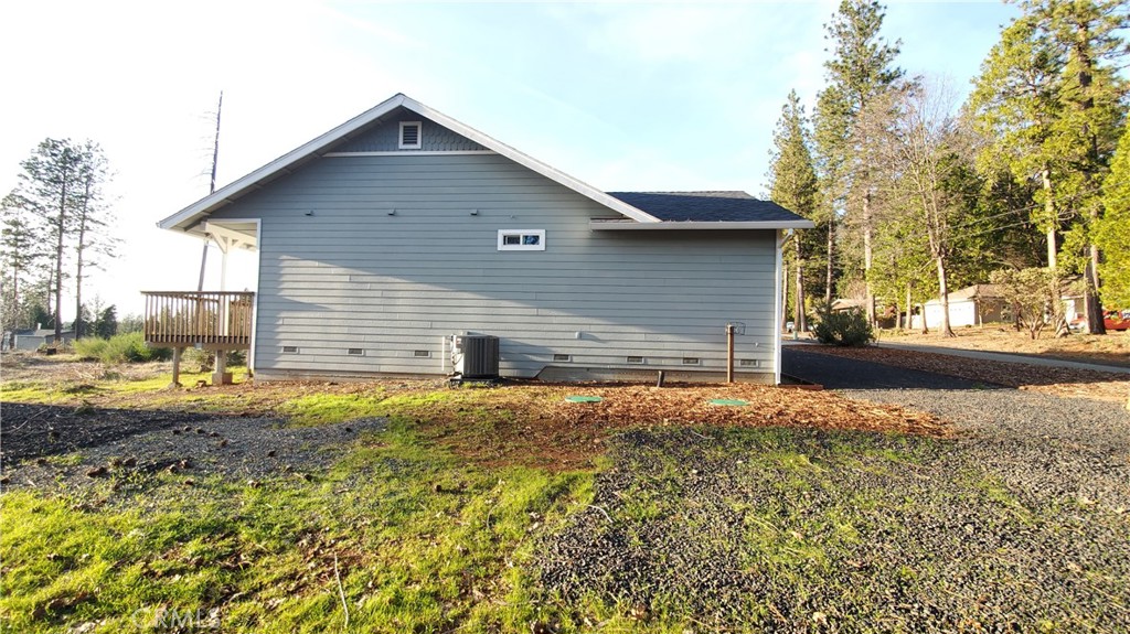 6282 Hartnell Court Magalia, CA 95954 - Photo 11 of 33 a house view with a garden space