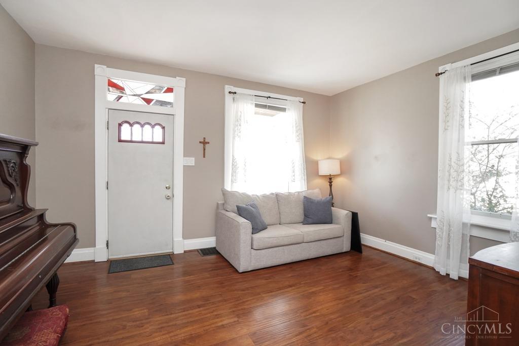 1382 Voll Road Cincinnati, OH 45230 - Photo 5 of 40 Gallery Image 5