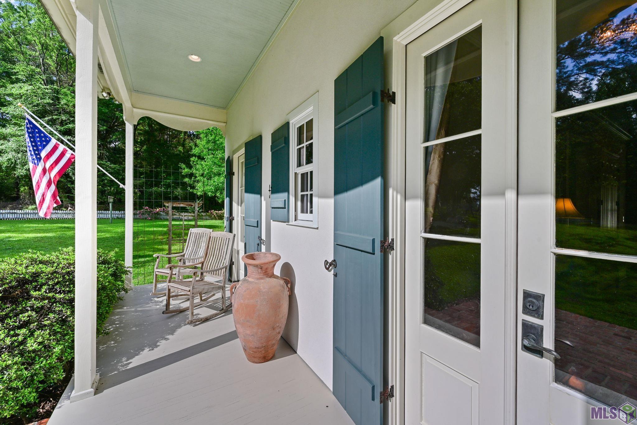5722 Highland Road St. Francisville, LA 70775 - Photo 2 of 23 Front Porch