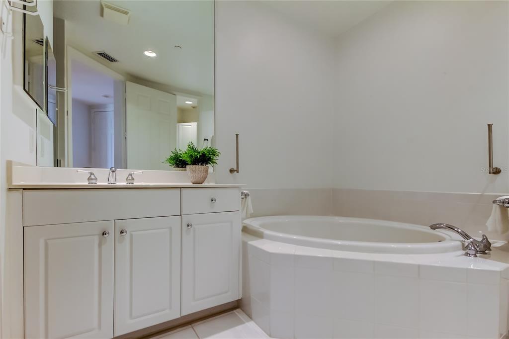 1200 Gulf Boulevard, Unit 101 Clearwater Beach, FL 33767 - Photo 34 of 74