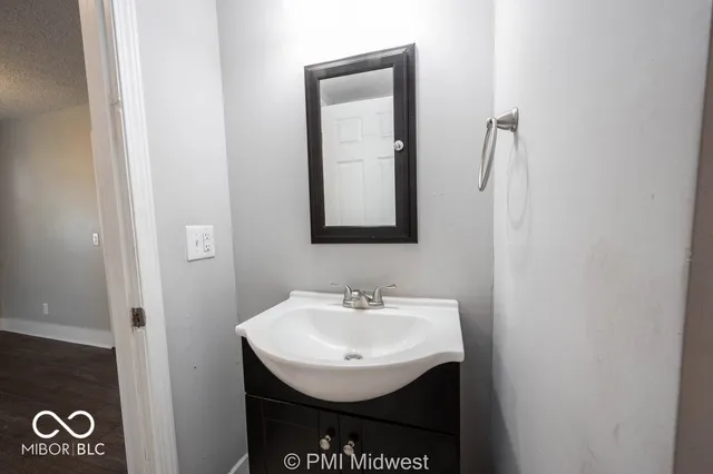 $1,295 | 237 Villa Avenue, Indianapolis, IN 46201