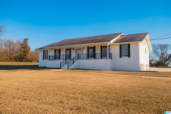 $330,000 | 121 9th Street, Pleasant Grove, AL 35127