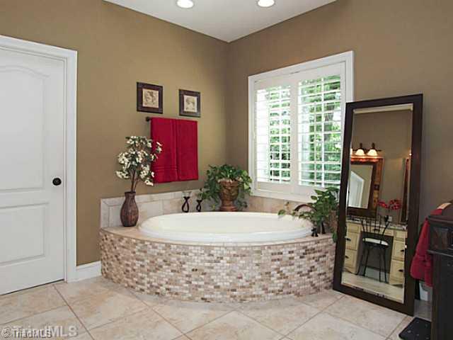 5685 Pepper Road Oak Ridge, NC 27310 - Photo 11 of 16 Master Bath/Spa.