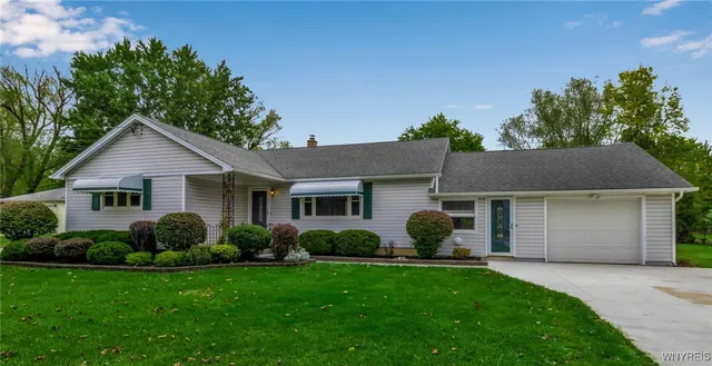 $294,900 | 303 Seneca Place, Lancaster, NY 14086