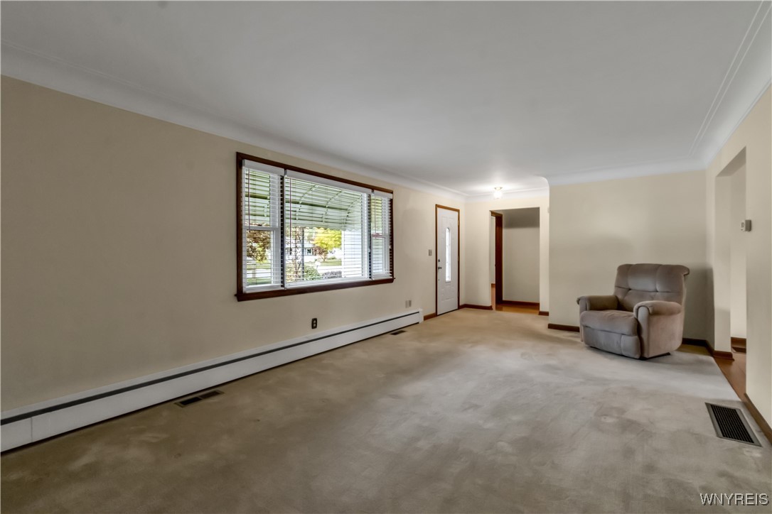 303 Seneca Place Lancaster, NY 14086 - Photo 5 of 31 Living room