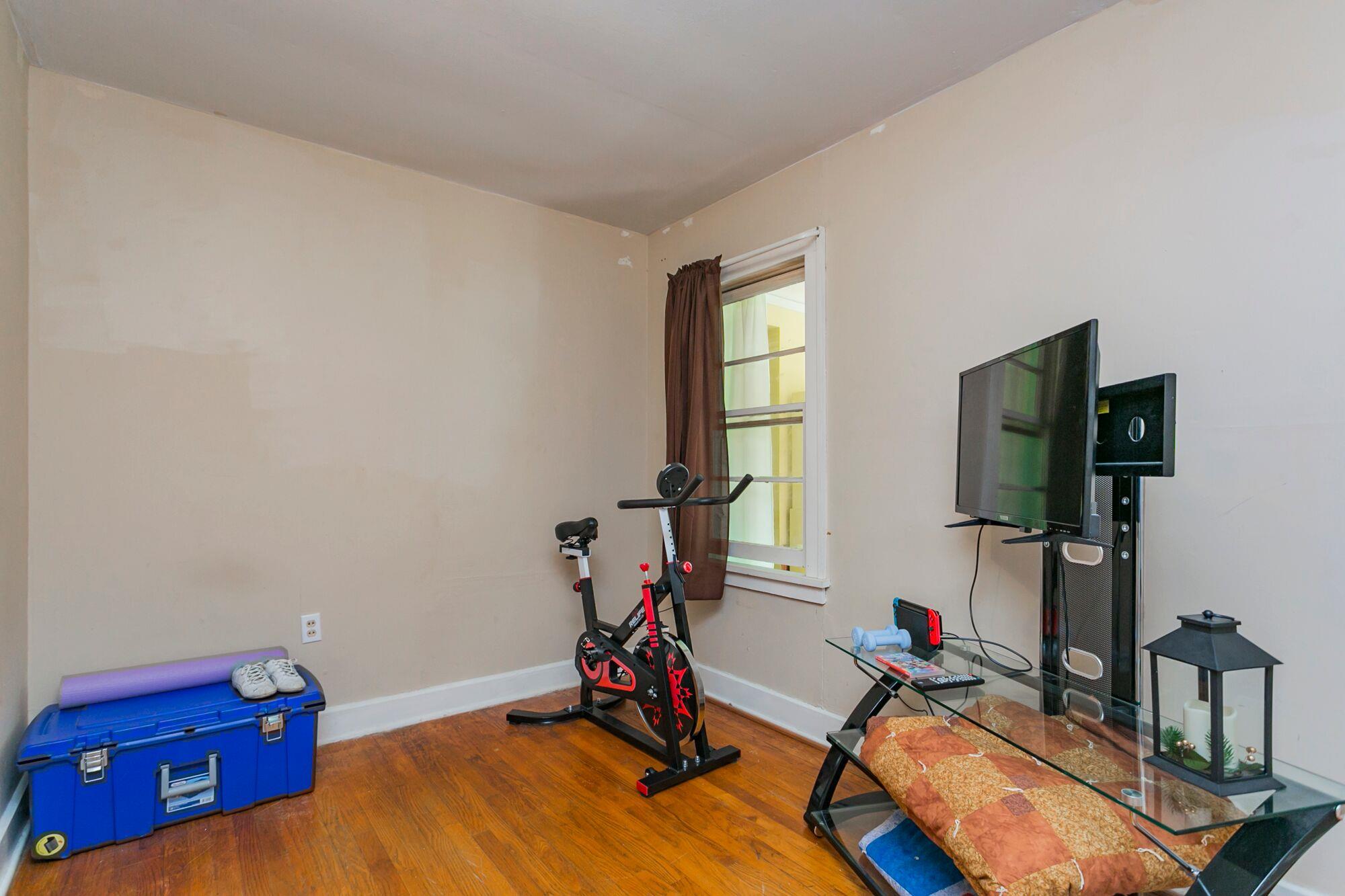 108 North Street Portland, TN 37148 - Photo 8 of 21 a view of a room with gym equipment