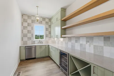 $2,999,992 | 105 Keyway Drive, Nashville, TN 37205