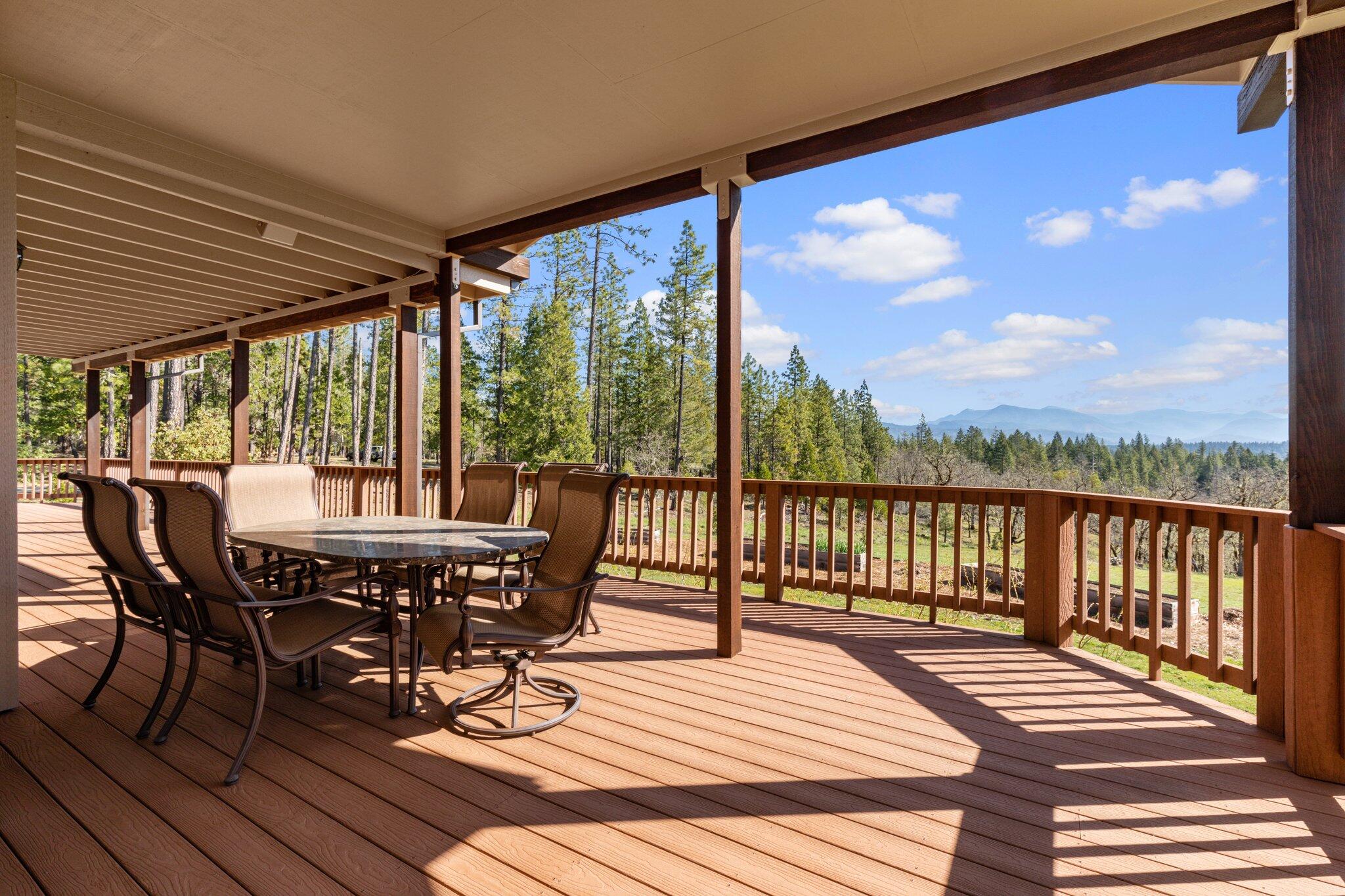 6250 West Side Road Cave Junction, OR 97523 - Photo 3 of 43 4-web-or-mls-IMGL5387