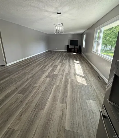 $279,900 | 2124 Lakeview Drive, Washington, IN 47501