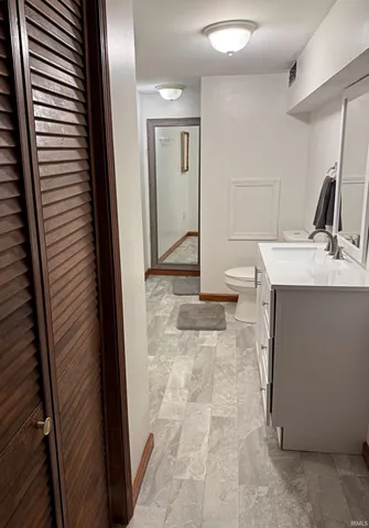 $279,900 | 2124 Lakeview Drive, Washington, IN 47501