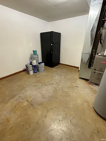 $279,900 | 2124 Lakeview Drive, Washington, IN 47501