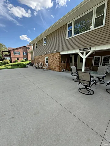 $279,900 | 2124 Lakeview Drive, Washington, IN 47501