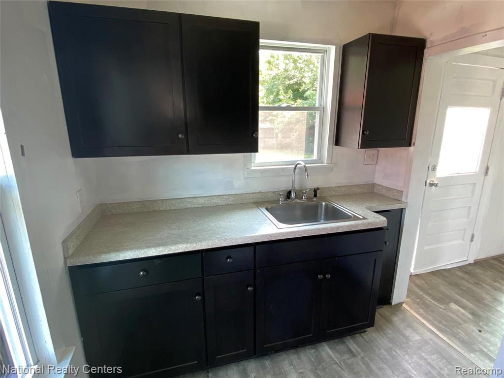 21510 Middlebelt Road Farmington Hills, MI 48336 - Photo 4 of 16