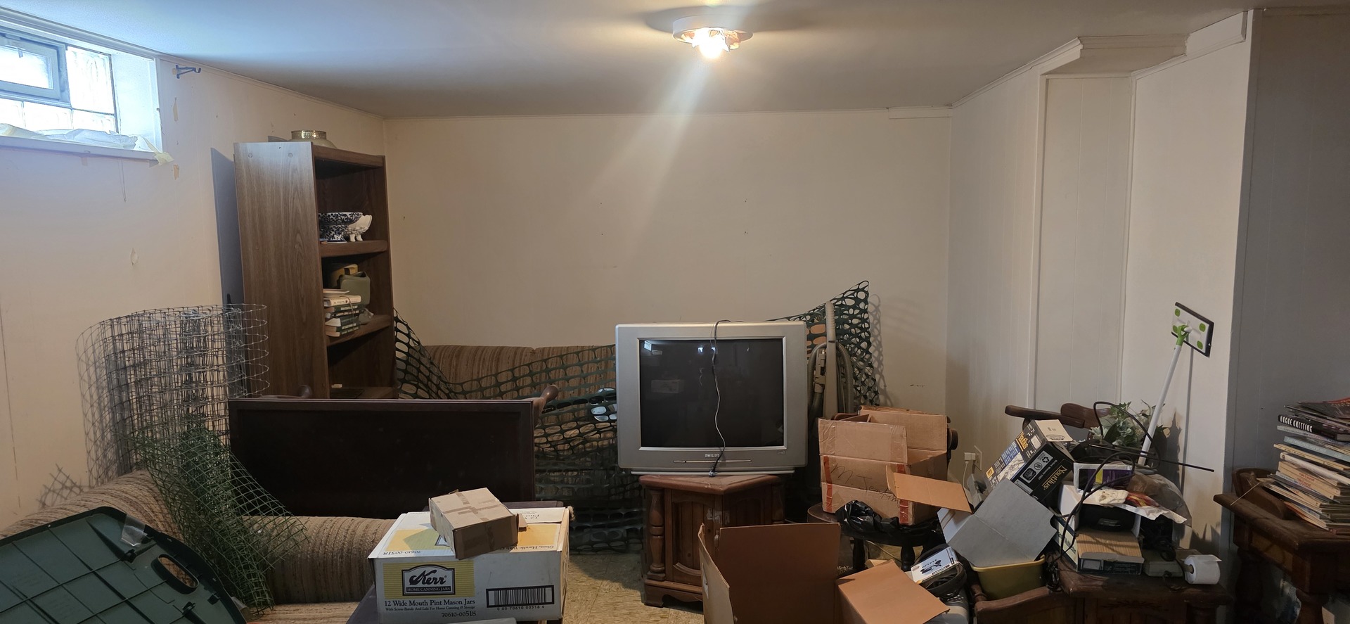 523 8th Street Chicago Heights, IL 60411 - Photo 19 of 31 a living room with furniture and a mirror