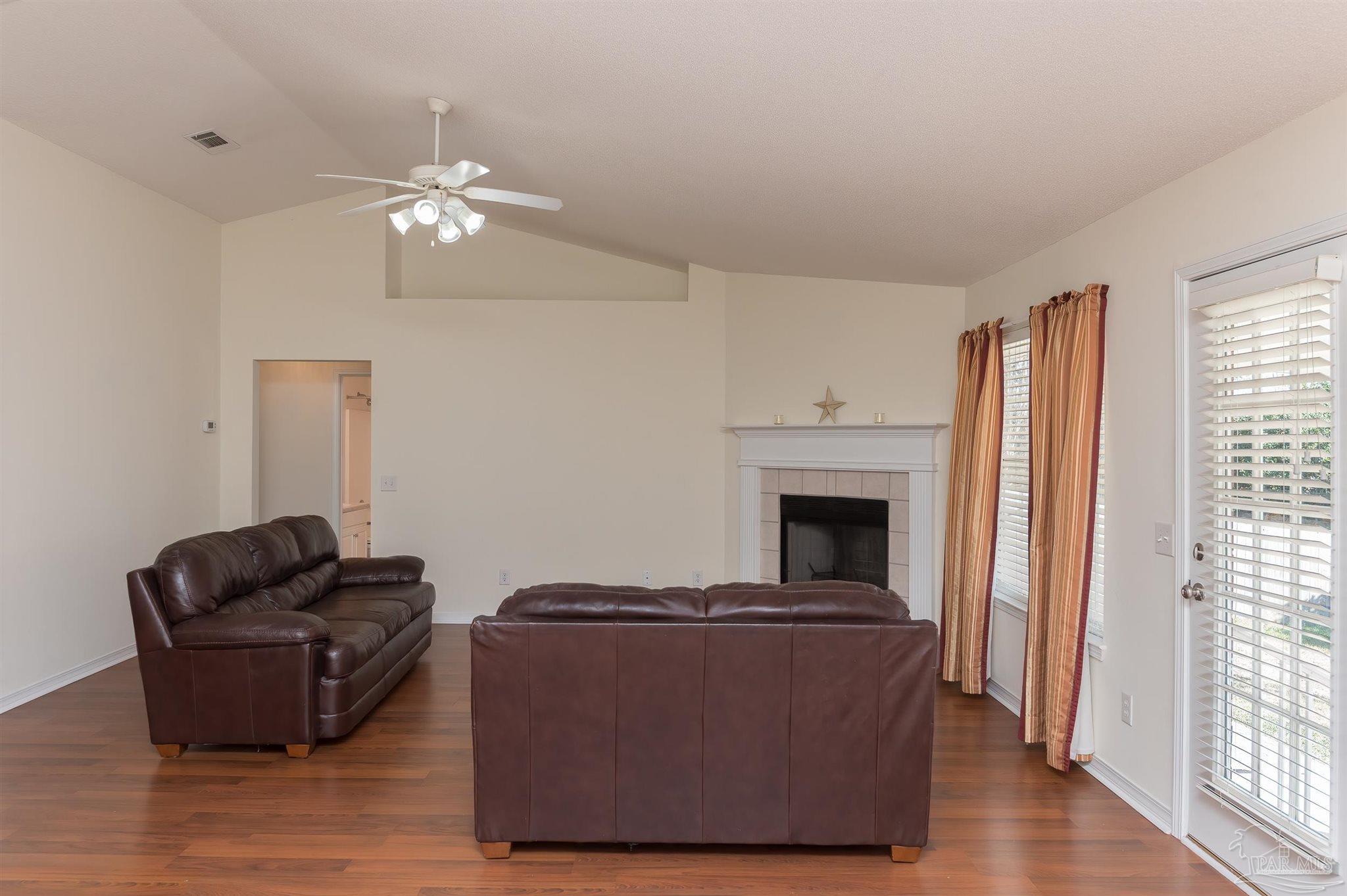 2451 Devine Farm Road Cantonment, FL 32533 - Photo 9 of 39 Gallery Image 9
