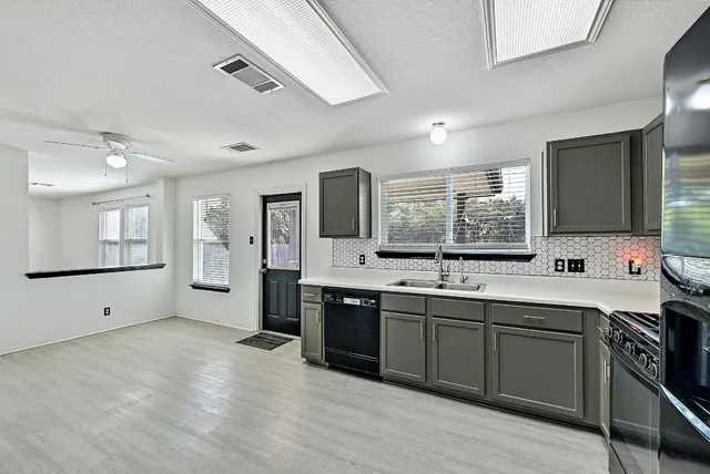 $1,995 | 102 Cannery Cove, Leander, TX 78641