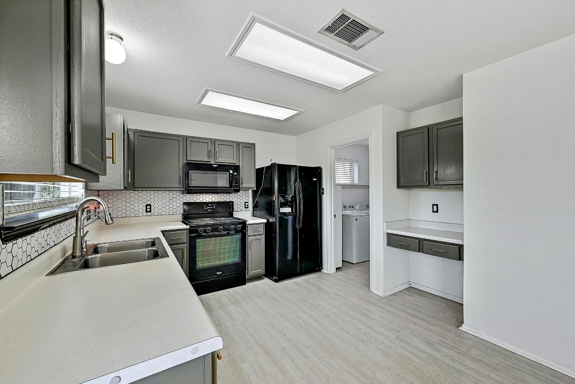 102 Cannery Cove Leander, TX 78641 - Photo 10 of 37