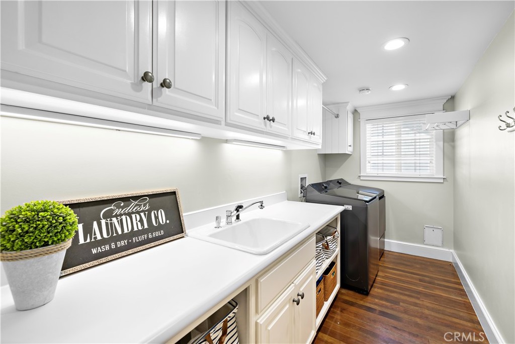 21 Emerald Irvine, CA 92614 - Photo 29 of 56 Large Laundry Room with Ample Storage