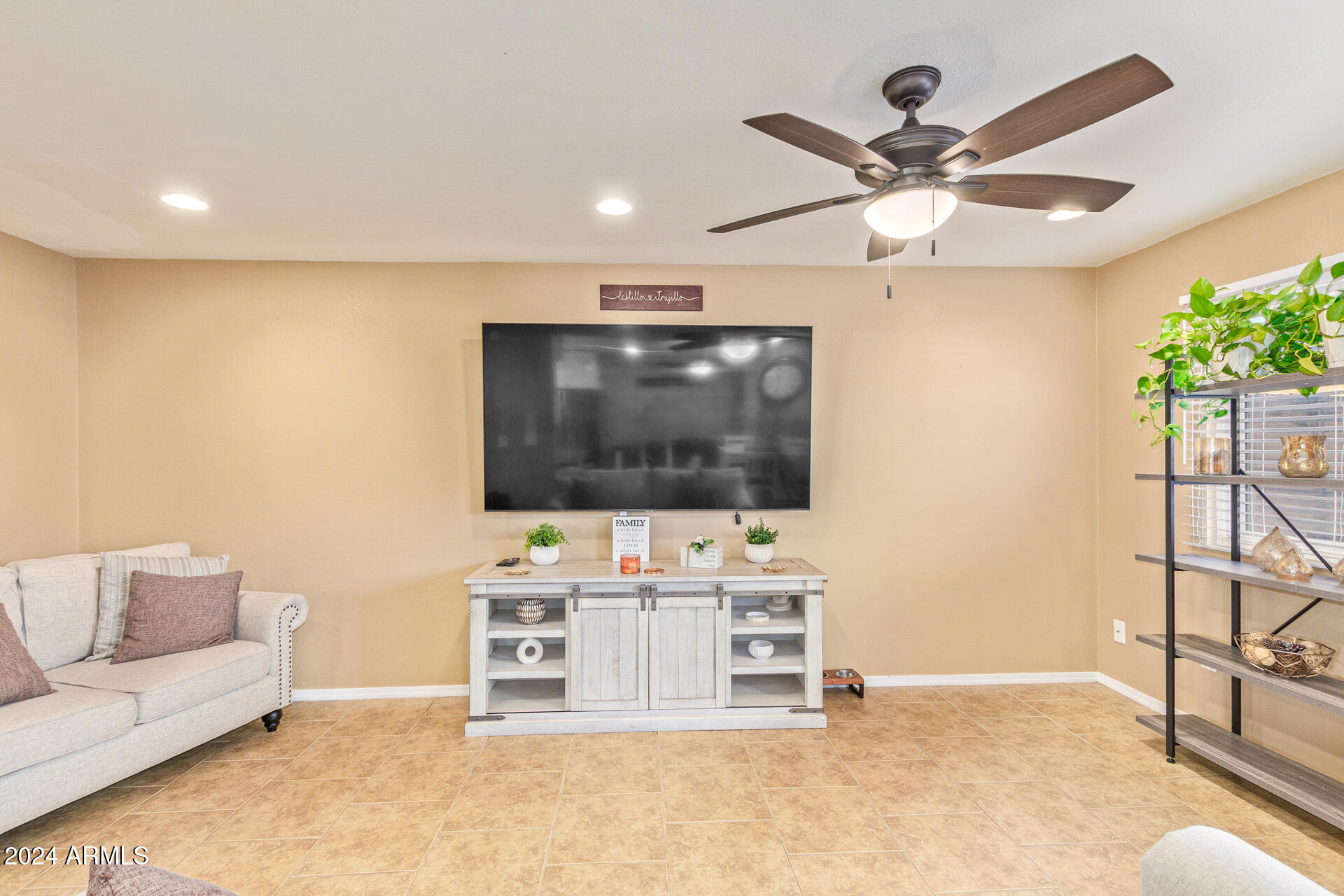 408 East Pecan Road Phoenix, AZ 85040 - Photo 12 of 40 0018-16-Pecan