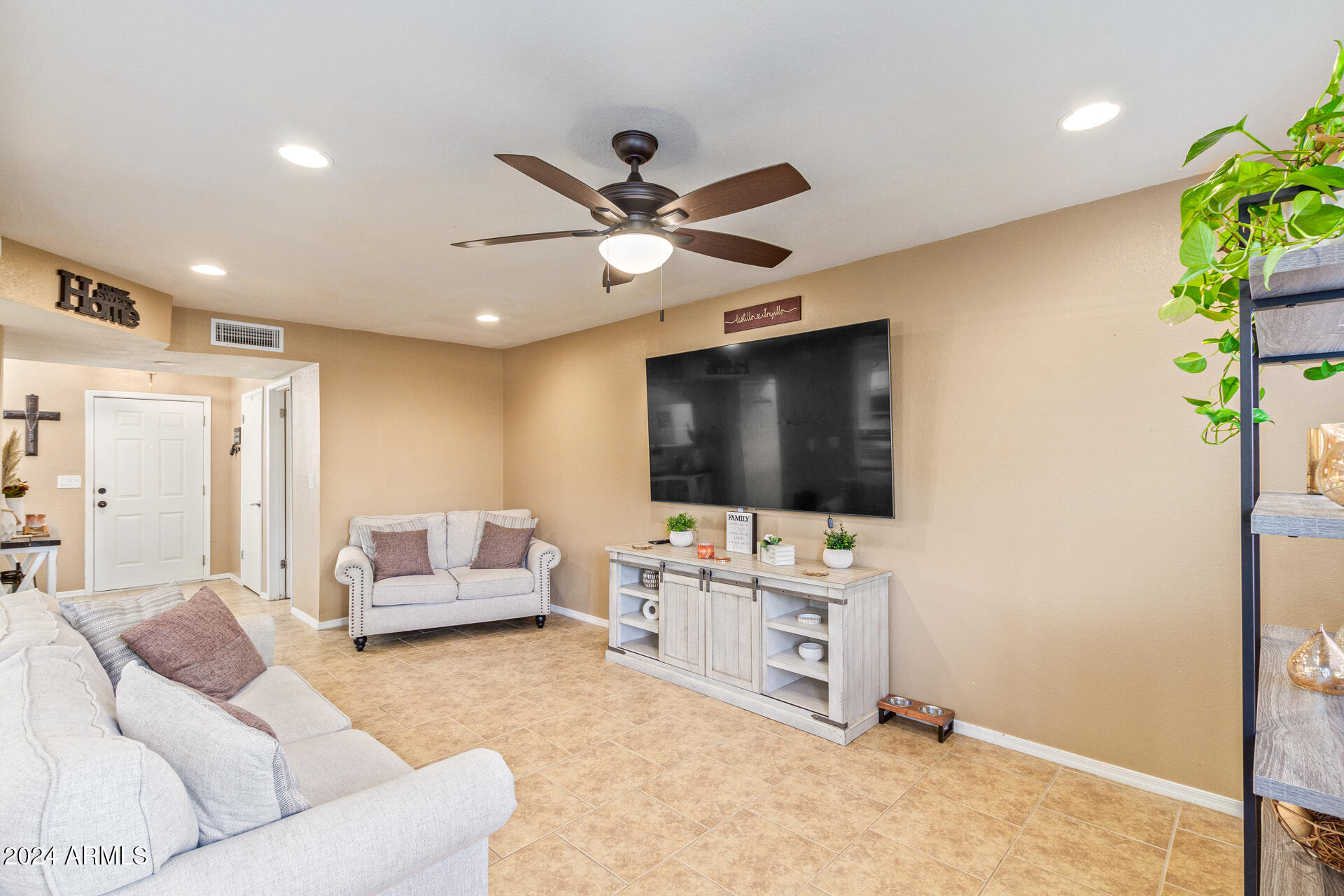 408 East Pecan Road Phoenix, AZ 85040 - Photo 13 of 40 0017-15-Pecan