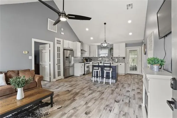 $449,000 | 102 Bayou Estates Drive, Des Allemands, LA 70030
