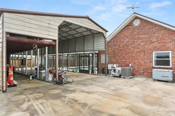 $449,000 | 102 Bayou Estates Drive, Des Allemands, LA 70030