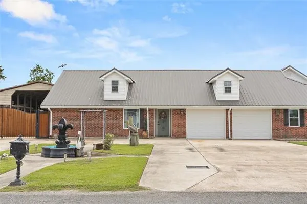 $449,000 | 102 Bayou Estates Drive, Des Allemands, LA 70030