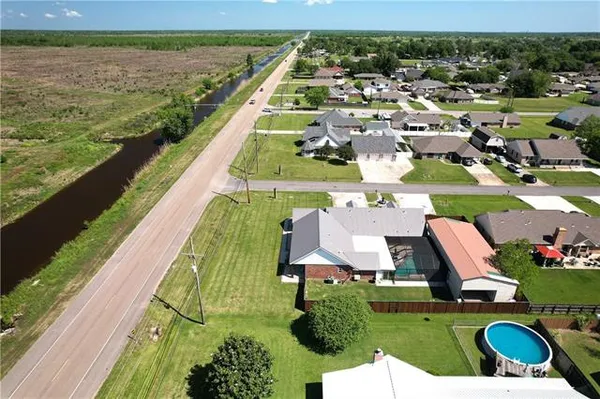 $449,000 | 102 Bayou Estates Drive, Des Allemands, LA 70030