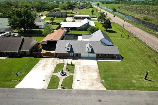 $449,000 | 102 Bayou Estates Drive, Des Allemands, LA 70030